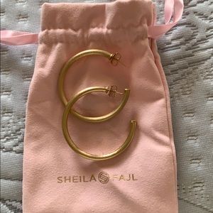 Sheila Fajl hoops